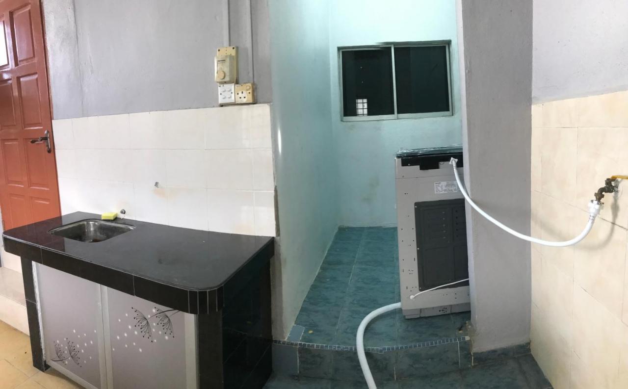 Ruhani 3 Kb - 4 Bedroom Fully Airconditioned With Wifi & Netflix Kota Bharu