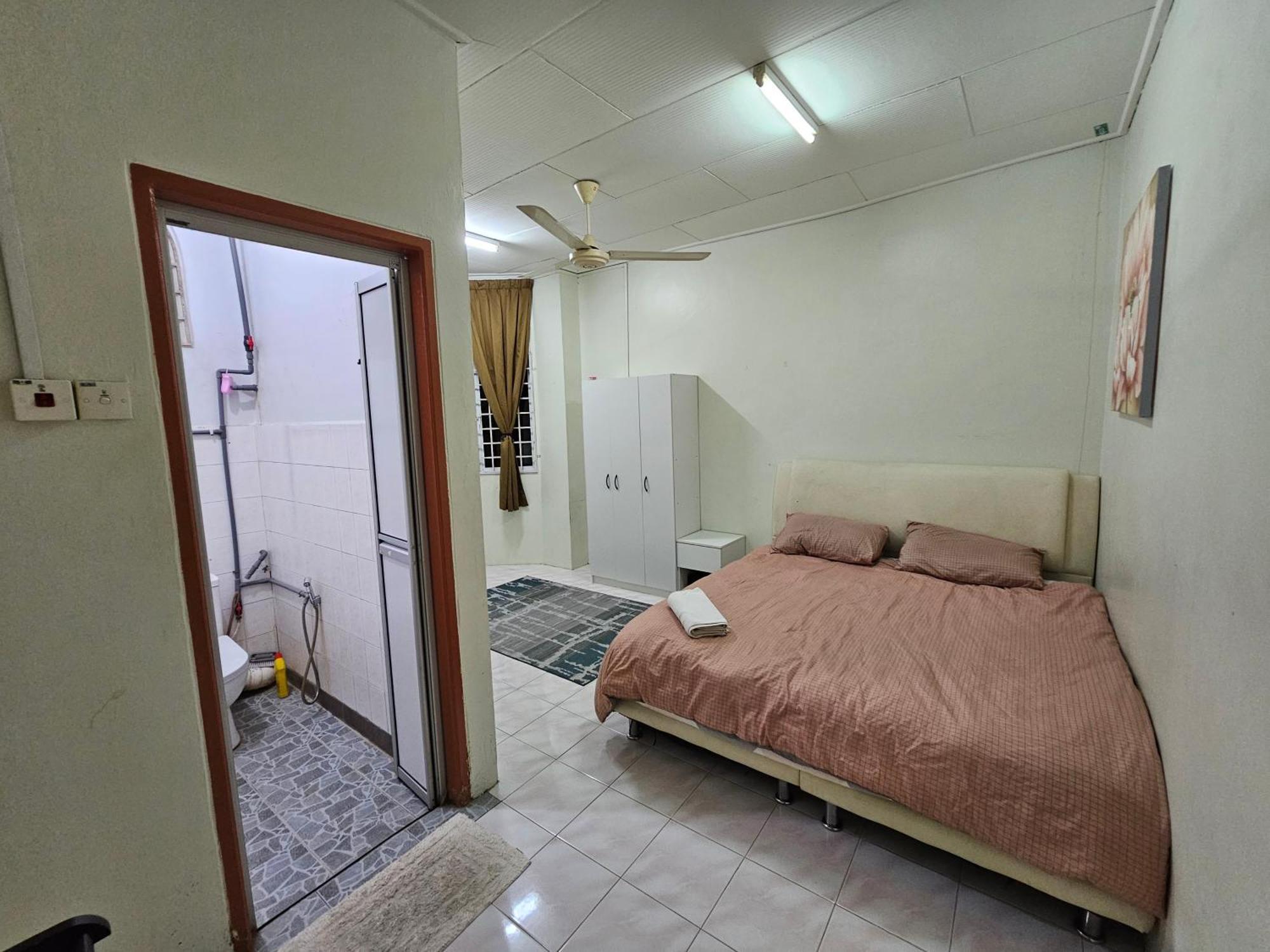 Ruhani 3 Kb - 4 Bedroom Fully Airconditioned With Wifi & Netflix Holiday home *