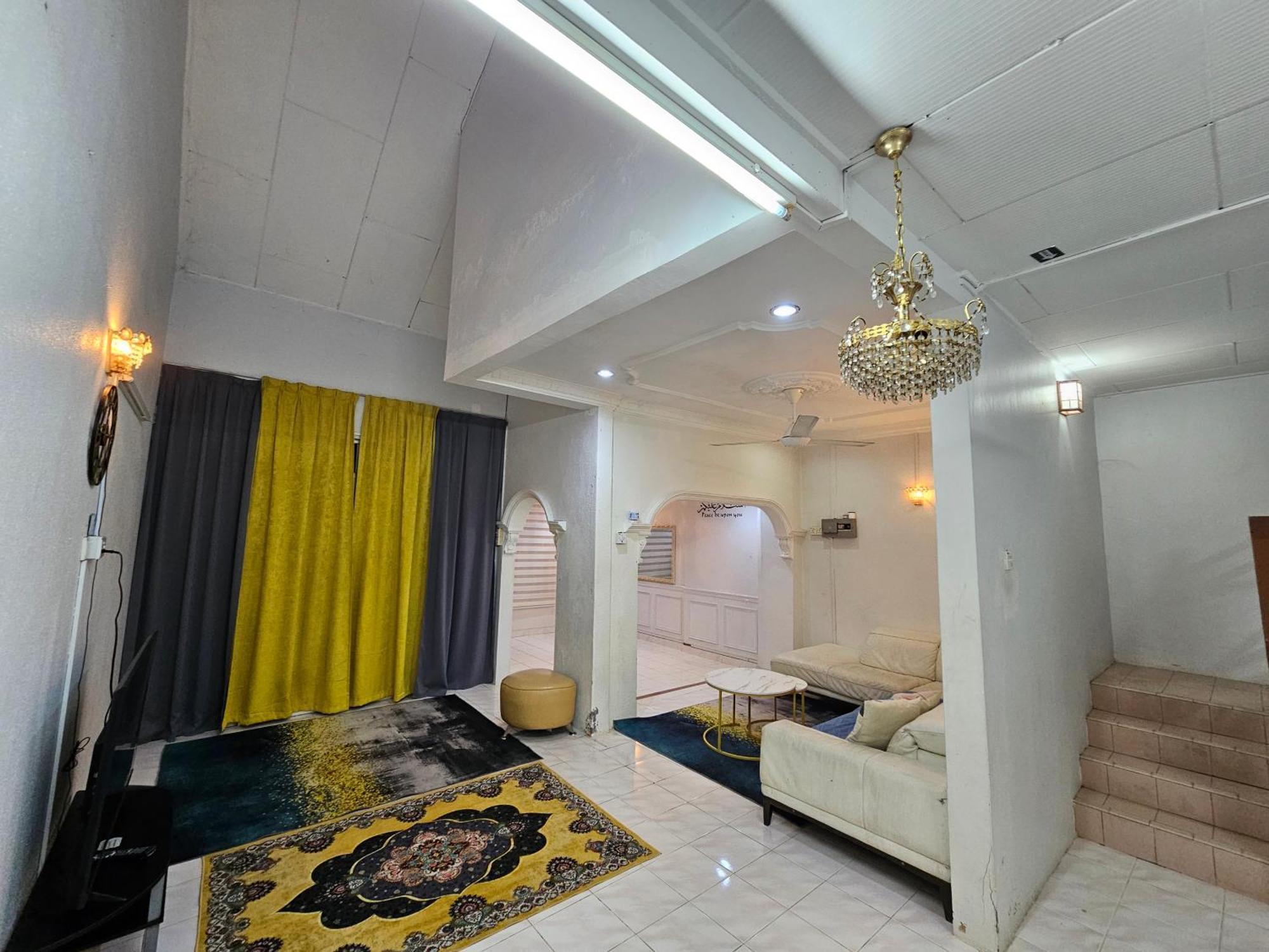 Holiday home Ruhani 3 Kb - 4 Bedroom Fully Airconditioned With Wifi & Netflix Kota Bharu