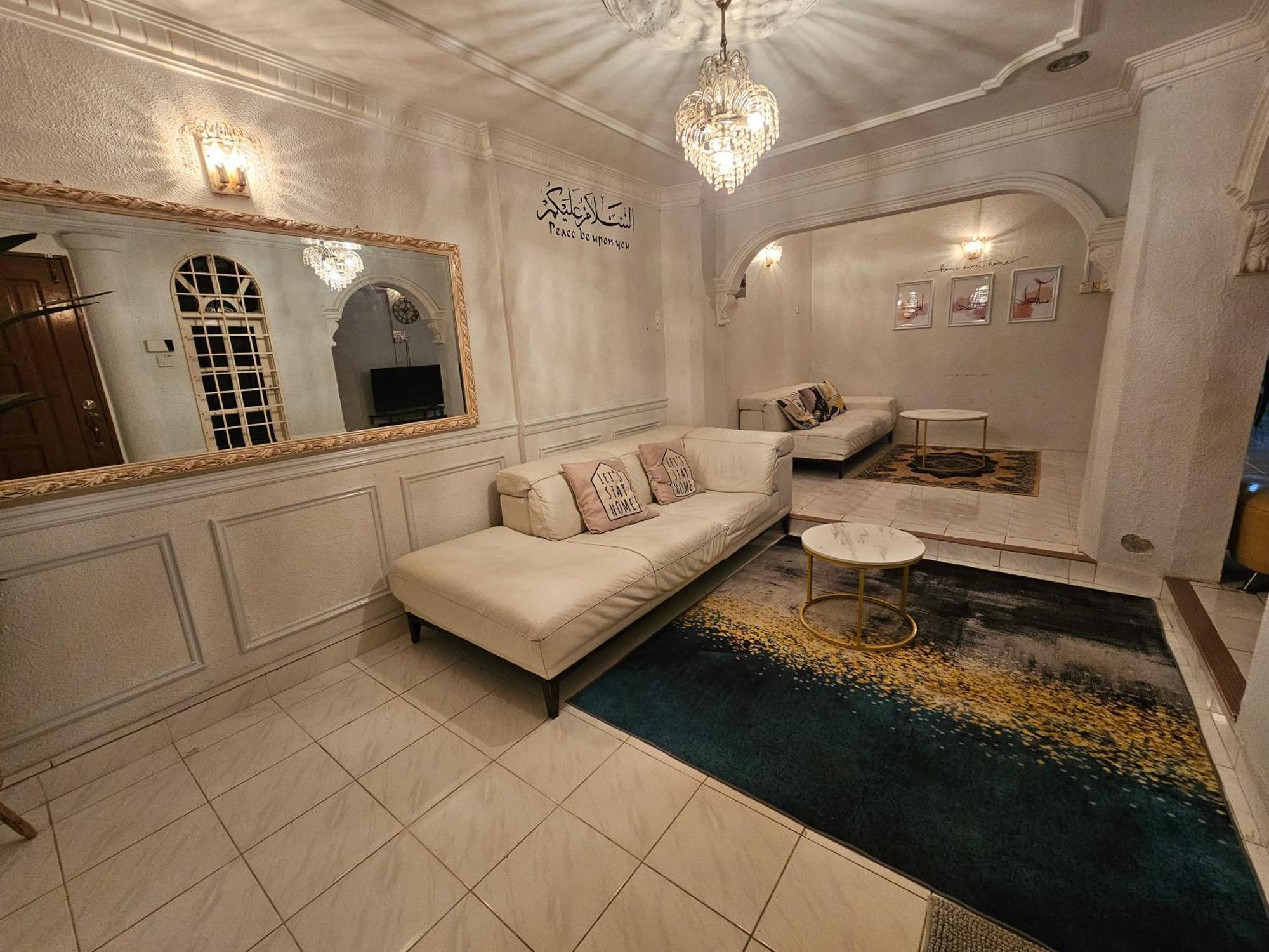 Ruhani 3 Kb - 4 Bedroom Fully Airconditioned With Wifi & Netflix * Kota Bharu